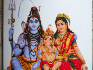Shekhawati, chromolithographie, Ganesh et ses épouses Riddhi et Siddhi -CC BY-NC Jacques BOUBY