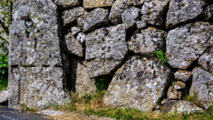 AUBRAC, murets de granite- CC BY-NC Jacques BOUBY